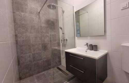 Villa Madison, Spacious Sea View Apartments Near Zadar with heated pool - Photo 44