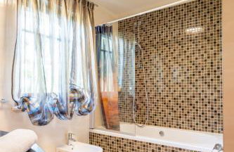 Charming Orange Apartment with Private Pool and Garden Oasis - Foto 27