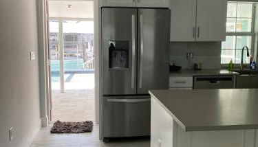 Waterfront Fishermans Retreat - Quick Harbor Access - Heated Pool - Foto 2