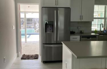 Waterfront Fishermans Retreat - Quick Harbor Access - Heated Pool - Foto 2