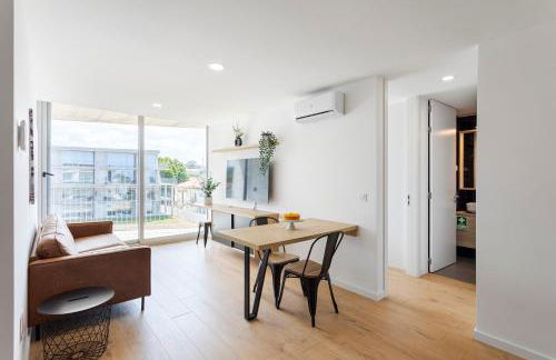 HostWise - Bright Flat with Balcony and Garage - Foto 24