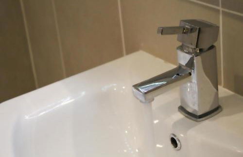 Lavish 2 bed sleeps 5 near Lanark - Photo 8