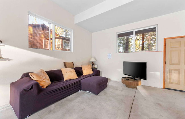 Fully Remodeled Tahoe Retreat with Game Room and Hot Tub - Foto 25