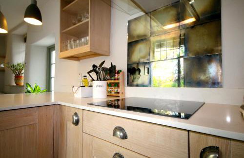 Putsborough Manor 3 Self Catering Cottages with Beach a short walk, dog friendly all year, On site Tennis, Play Area, Paddock, Spa baths, BBQ, Private Gardens, Superfast WIFI - Photo 42