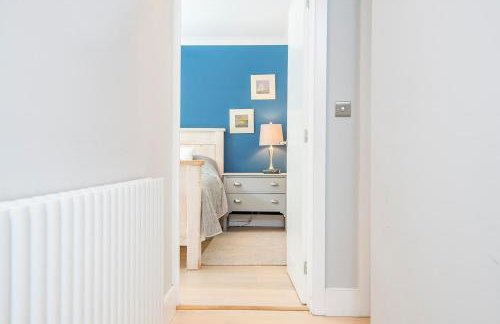 Robin Hill - Photo 17