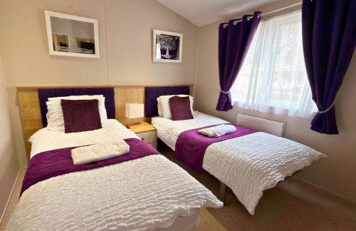 Meadows 33 Hot tub - Southview Holiday Park - Foto 10