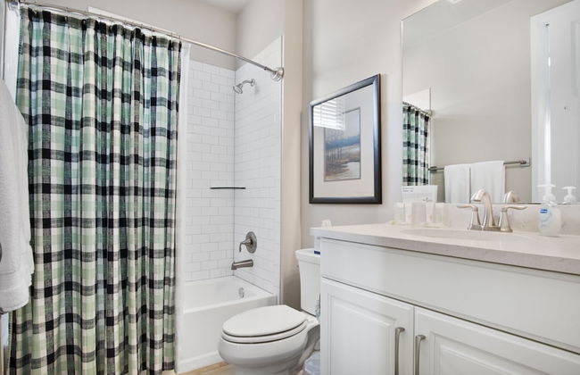 All Inn the Family - Photo 16