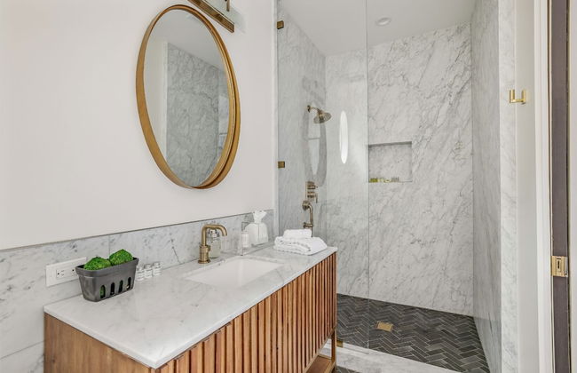 Laurel Canyon - Photo 34