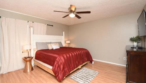 10 Minutes from IAH and Mall, Newly Rehabbed - Foto 5