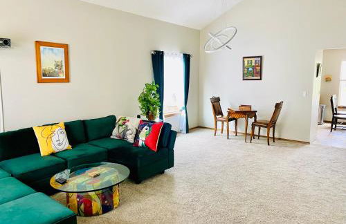 3br home 2br unit close to USAFA with fireplace - Foto 26