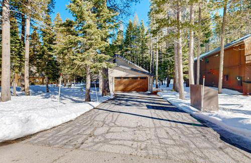 Less Than 2 Mi to Tahoe Donner Ski Resort Serene Retreat - Foto 27
