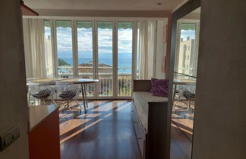 Vistas al mar y garaje cerca de BCN - Photo 7