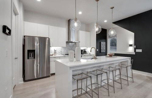 Luxury Townhouse with Rooftop Deck Less than 10 mins to Downtown - Foto 3