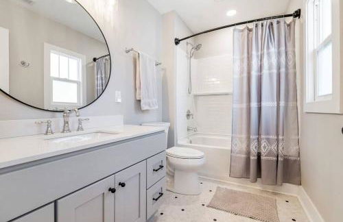 Family-friendly 4BR Near UNI for an Easy Group Stay - Foto 20