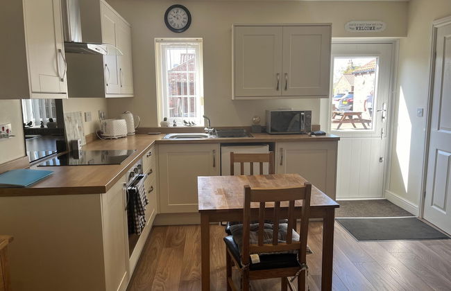 One Bedroom Barn With Free Parking - Photo 4