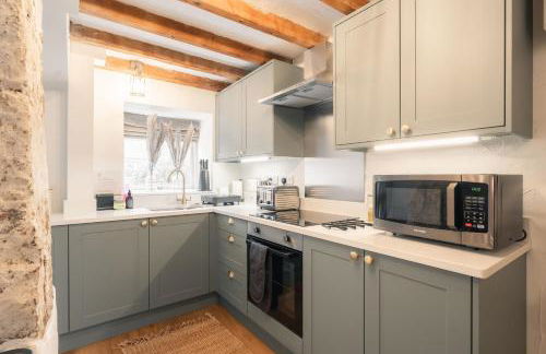 Mycock Cottage - Photo 5