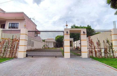 Linda Casa a 30 metros da av das Cataratas - Foto 2