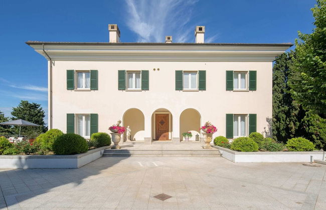 Splendid Villa in Macerata With Pool & Views - Foto 1