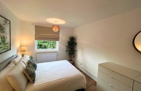 Weybridge Stunning Five Bedroom House With Garden - Foto 13