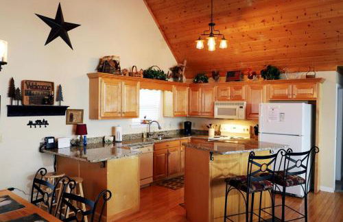 Beautiful Luxury Cabin Rental with Amazing Views next to the Tuckasegee River, NC - Foto 12