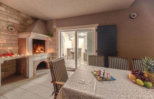 Awesome Home In Radeki Polje With Sauna - Foto 4