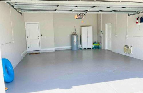 Luxury Heated Pool Home, Hot tub, King bed suite - Foto 34