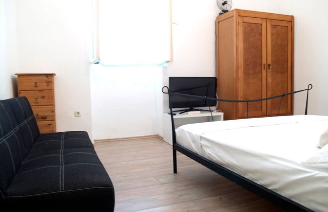 Step Away From The Beach 1-bedroom Apartment Lolov - Photo 6