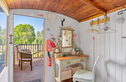 Finest Retreats- Shepherds Hut at Hilltop Farm - Foto 8