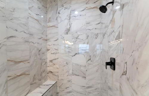 Peacock Palace Brand New Heated and Chilled Pool Golf Gym - Foto 33