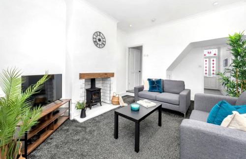 Cozy 2 Bedroom Chorlton House With Parking - Foto 1