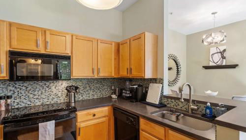 Warehouse District Modern Condo with Private Garage - Foto 2