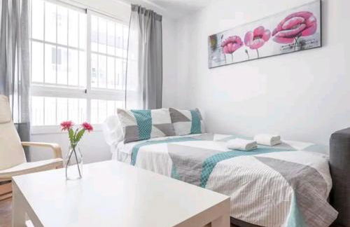 Apartamento con patio y piscina cerca de Sevilla - Photo 9