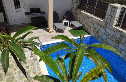 “Theeporto” Maisonette with pool - Photo 8