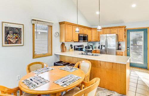 Dock and Gazebo! Lakefront Duplex Near South Haven - Foto 4