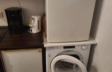 Halle, TOP -PREISE, große 79 qm SD FeWo, EG, wahlweise mit 1- 3 DZ, inklusiv TV Lounge, Küche, Bad WC Einfach und gut, Langzeitmieter VB Preise - Foto 5