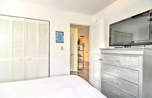 Updated Condo Near Beach: Ideal Walkable Location - Foto 31