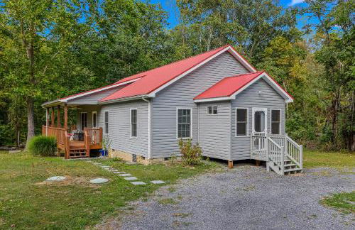 Mariposa Moon Cottage at Sleepy Creek - Wifi, Deck, Fire Pit, Creekside, View - Photo 101