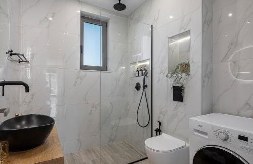 Sol Luxury Apartment - close to the beach with a private heated mini pool - Foto 6