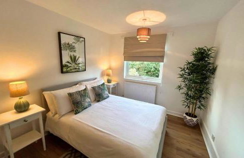 Weybridge Stunning Five Bedroom House With Garden - Foto 12