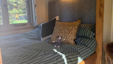 Chez Marguerite Luxury Shepherd's Hut and Sauna - Photo 5
