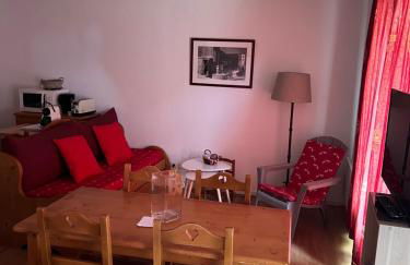 Super Besse chez Sophie 2ch, séjour, wifi, 2tv, rdc, terrasse, parc, piscine, pkg - Foto 19