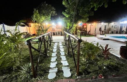 Casa de Veraneio Grande com Piscina, Churrasqueira e 4 quartos - Foto 41