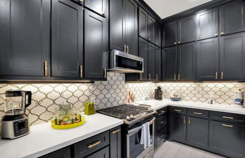 Luxurious Family-friendly Oasis with Laguna Views - Foto 12