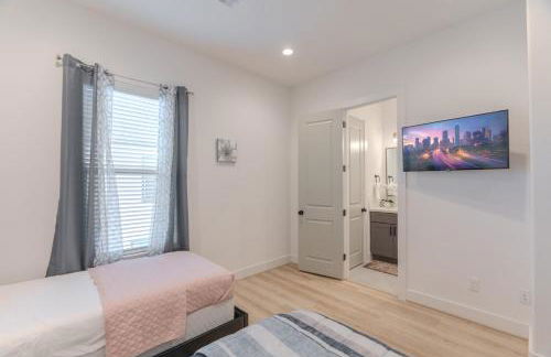 Luxury Charming 3BR 3Bath Free Wi-FI 8 Guests, Gated Home, Houston Downtown - Photo 13