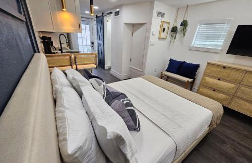 The Hideaway DT Orlando Tiny Home w Free Parking - Foto 79