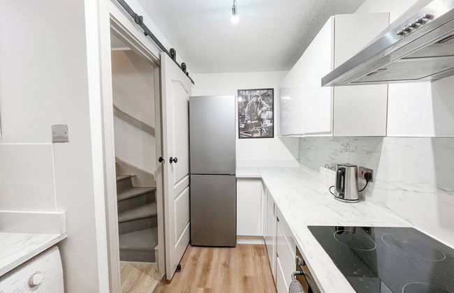 Entire 2 Bedroom House 7m To Station - Foto 34