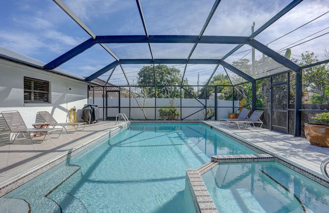 Milano Vacation Rental: Newly Renovated 3-BR Home with Private Pool, Hot Tub, and Pet-Friendly Front Yard. Minutes from Vanderbilt Beach - Photo 13