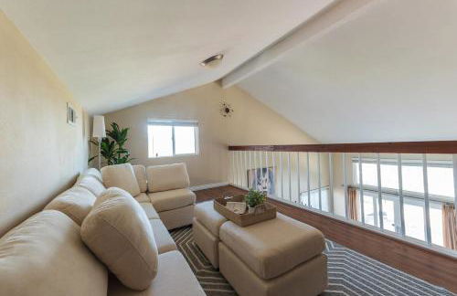 Beautiful Monterey Park Home With a View, Backyard and BBQ - Foto 35