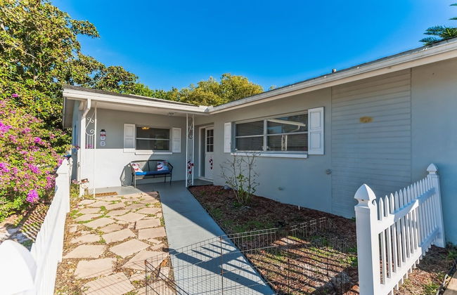 Sunny Retreat In Clearwater 2 Bedroom Home by RedAwning - Foto 24