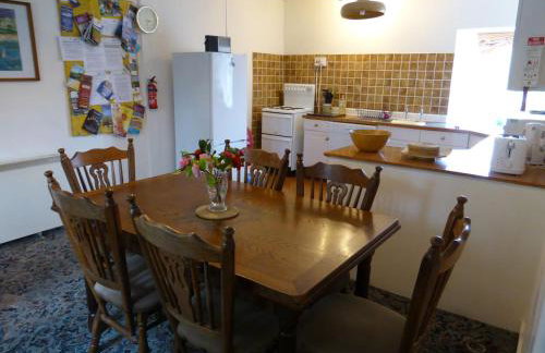 The Old Stables of heritage Tregrehan Garden Cottages on South Coast - Photo 3